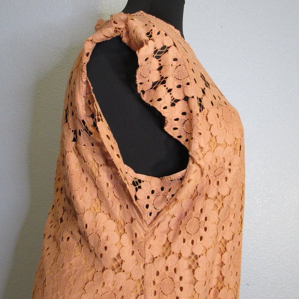 Lace Dress - Picture 7 of 7